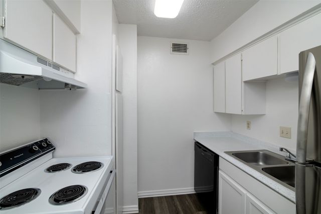 7048 Glenview Drive 45, North Richland Hills, TX 76180