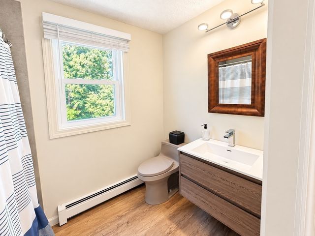 233 Pinecrest Beach Dr, Falmouth, MA 02536