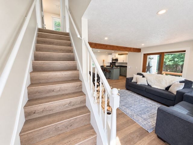 233 Pinecrest Beach Dr, Falmouth, MA 02536
