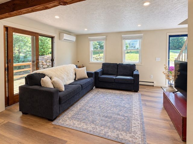 233 Pinecrest Beach Dr, Falmouth, MA 02536