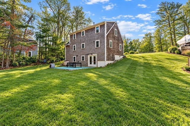 233 Pinecrest Beach Dr, Falmouth, MA 02536
