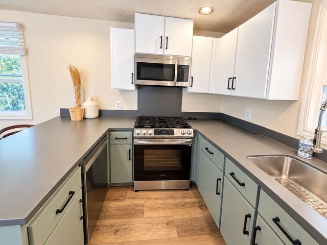 233 Pinecrest Beach Dr, Falmouth, MA 02536