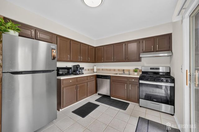 207 Mandon Court, South Brunswick, NJ 08540
