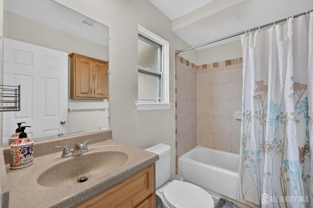 207 Mandon Court, South Brunswick, NJ 08540