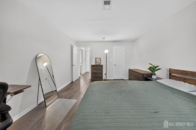 207 Mandon Court, South Brunswick, NJ 08540