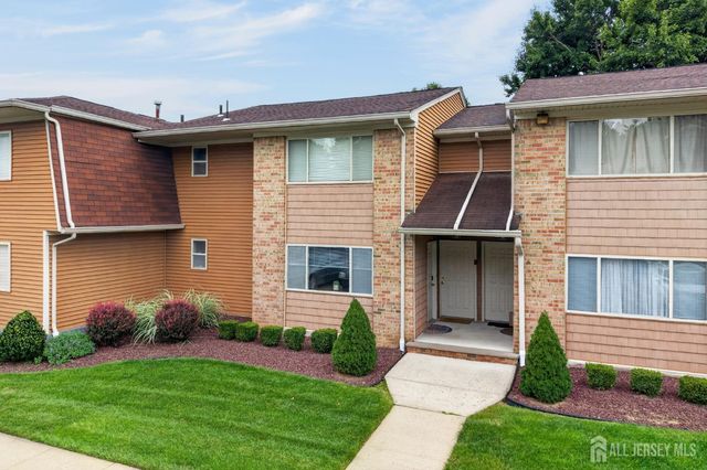 207 Mandon Court, South Brunswick, NJ 08540