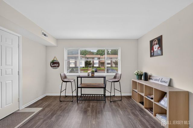 207 Mandon Court, South Brunswick, NJ 08540