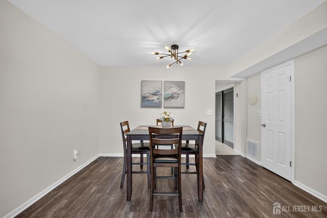 207 Mandon Court, South Brunswick, NJ 08540