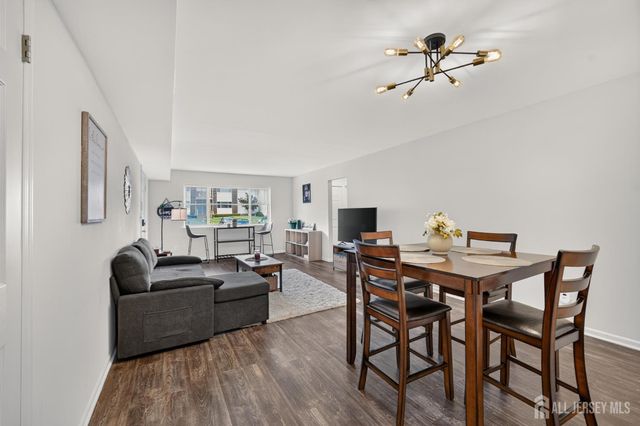 207 Mandon Court, South Brunswick, NJ 08540