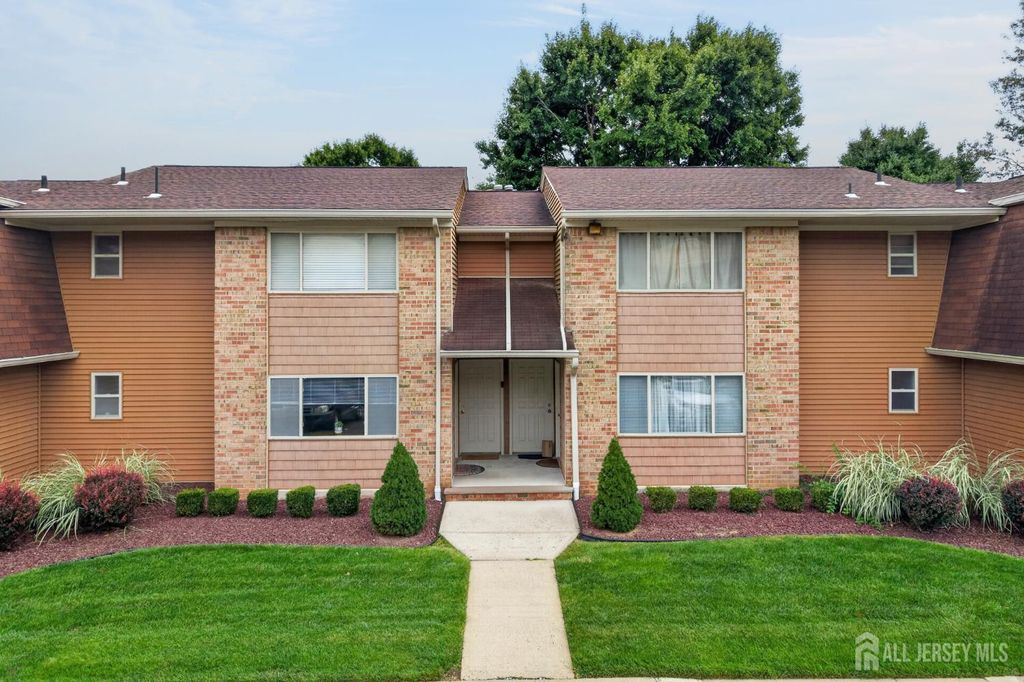 207 Mandon Court, South Brunswick, NJ 08540