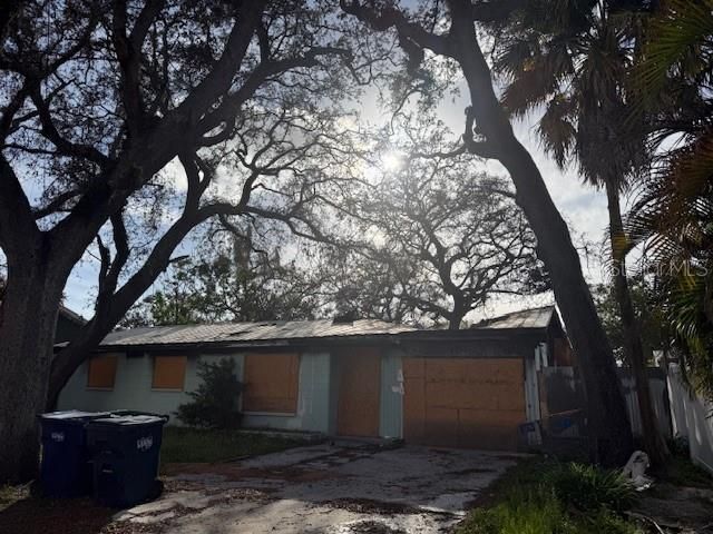 10706 N CENTRAL AVENUE, Tampa, FL 33612