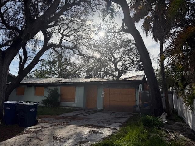 10706 N CENTRAL AVENUE, Tampa, FL 33612