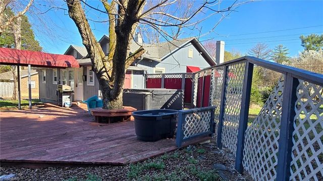 1310 Union Cross Road, Kernersville, NC 27284