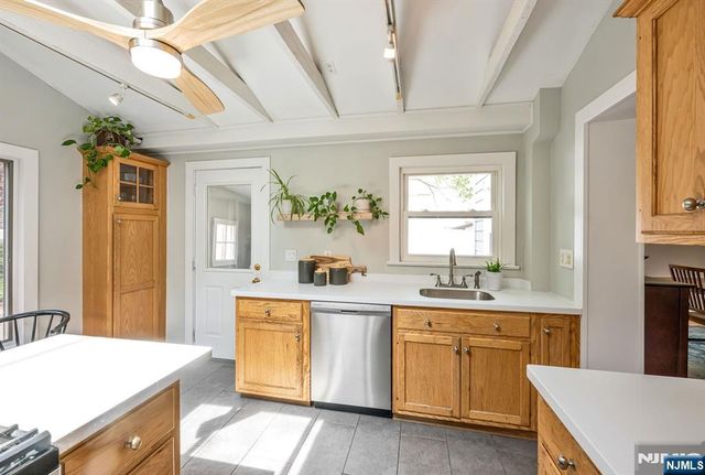 484 Pulis Avenue, Franklin Lakes, NJ 07417