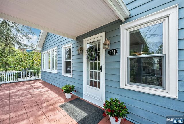 484 Pulis Avenue, Franklin Lakes, NJ 07417
