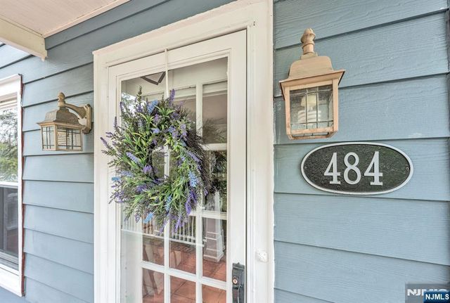 484 Pulis Avenue, Franklin Lakes, NJ 07417