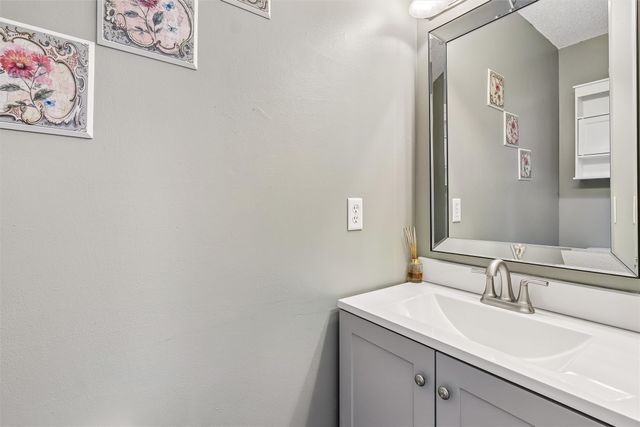 5462 Longview Court 1, Johnston, IA 50131