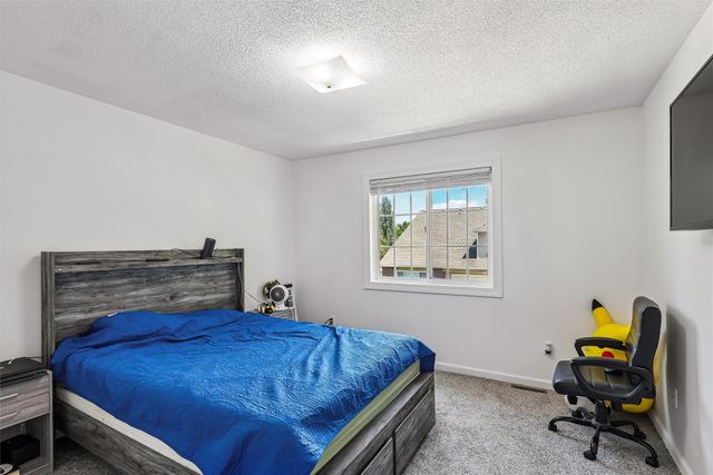 5462 Longview Court 1, Johnston, IA 50131