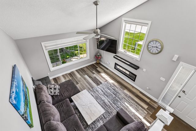 5462 Longview Court 1, Johnston, IA 50131