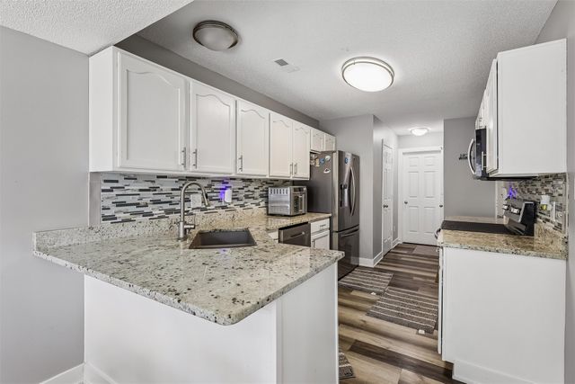 5462 Longview Court 1, Johnston, IA 50131