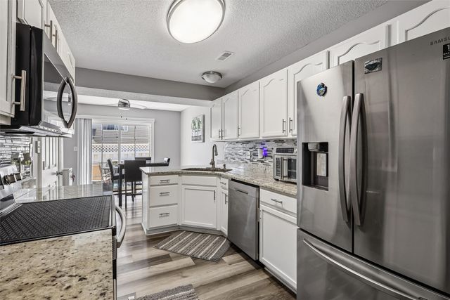 5462 Longview Court 1, Johnston, IA 50131