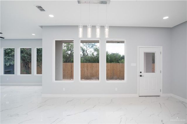 1107 W I Street, Mission, TX 78572