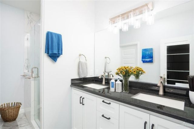 1107 W I Street, Mission, TX 78572