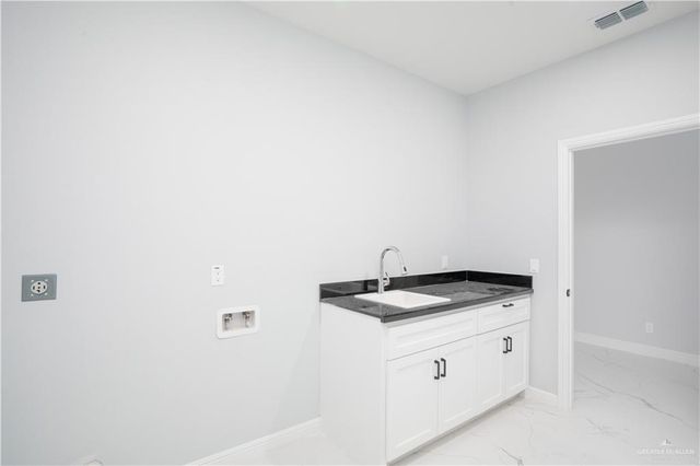 1107 W I Street, Mission, TX 78572