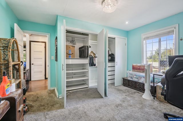 1082 Cascade Dr NW, Salem, OR 97304