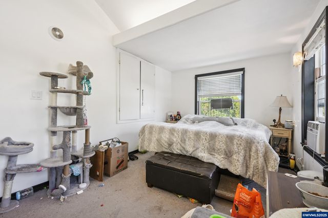 1082 Cascade Dr NW, Salem, OR 97304