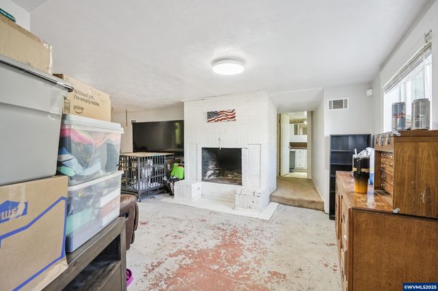 1082 Cascade Dr NW, Salem, OR 97304