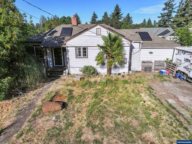 1082 Cascade Dr NW, Salem, OR 97304