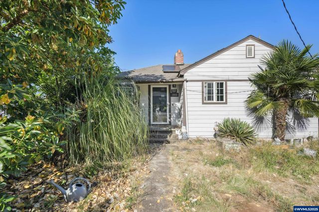 1082 Cascade Dr NW, Salem, OR 97304