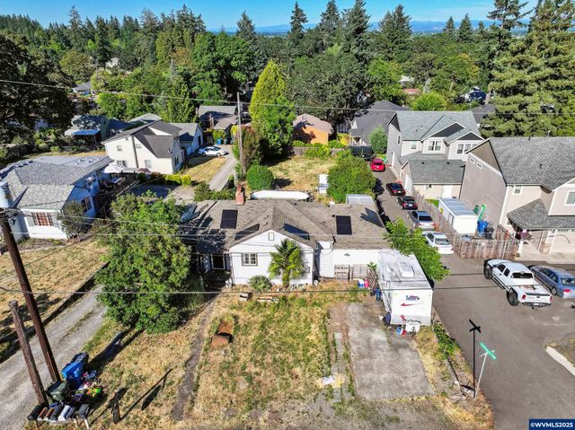 1082 Cascade Dr NW, Salem, OR 97304