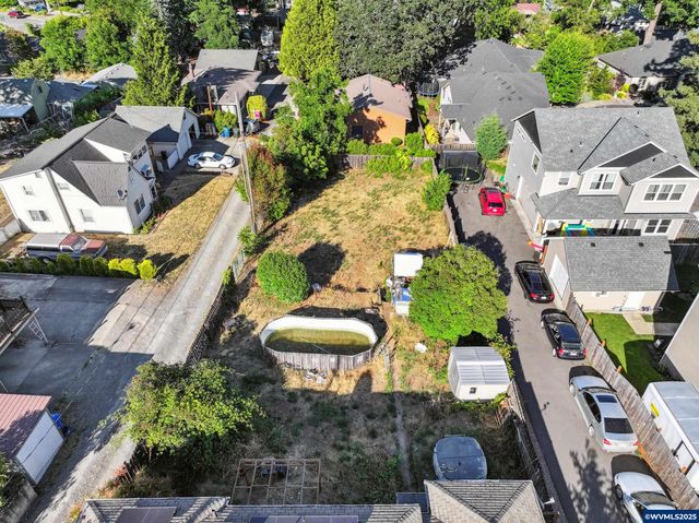 1082 Cascade Dr NW, Salem, OR 97304