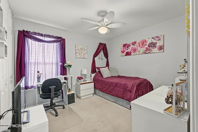 27 Silverbrooke Circle, Howell, NJ 07731