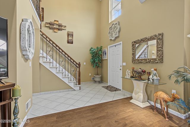 27 Silverbrooke Circle, Howell, NJ 07731