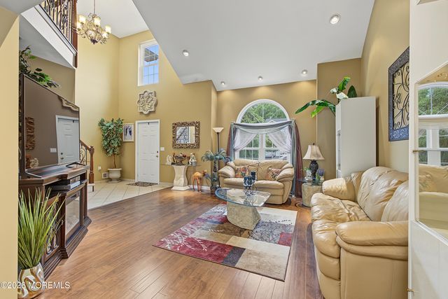 27 Silverbrooke Circle, Howell, NJ 07731