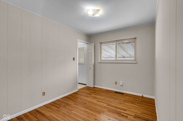 725 S 4th Avenue, Beech Grove, IN 46107