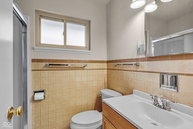 725 S 4th Avenue, Beech Grove, IN 46107