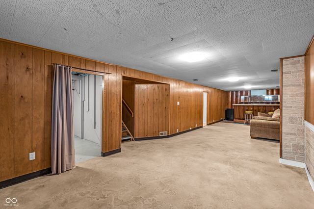 725 S 4th Avenue, Beech Grove, IN 46107