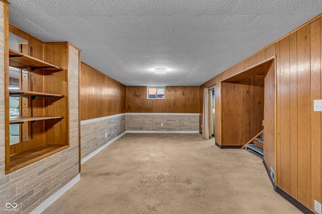 725 S 4th Avenue, Beech Grove, IN 46107