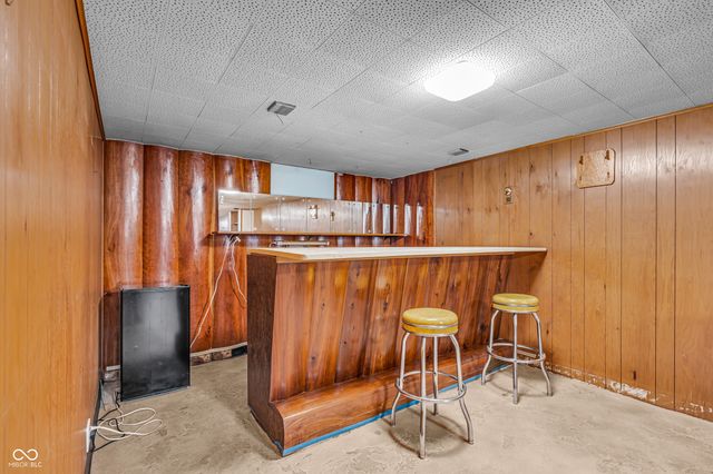 725 S 4th Avenue, Beech Grove, IN 46107