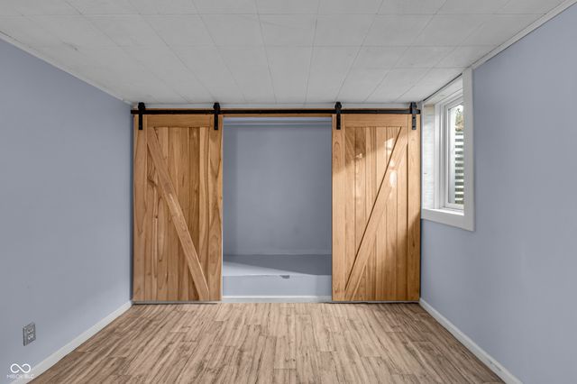 725 S 4th Avenue, Beech Grove, IN 46107