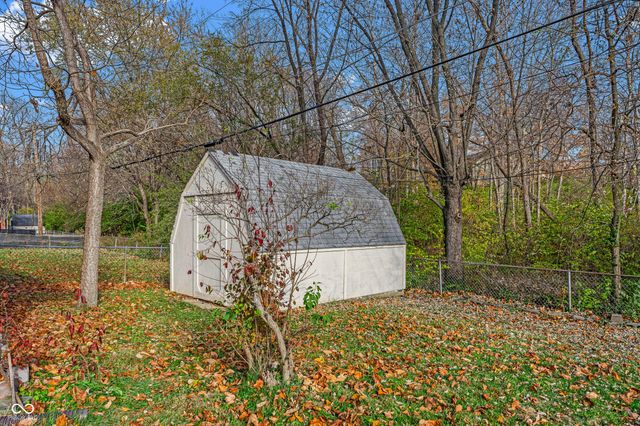 725 S 4th Avenue, Beech Grove, IN 46107