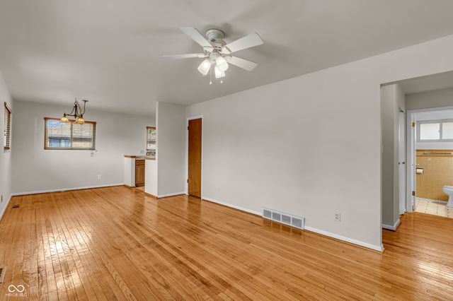 725 S 4th Avenue, Beech Grove, IN 46107