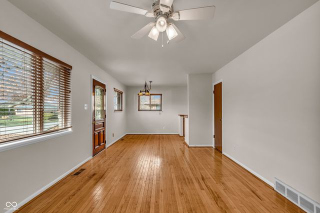 725 S 4th Avenue, Beech Grove, IN 46107