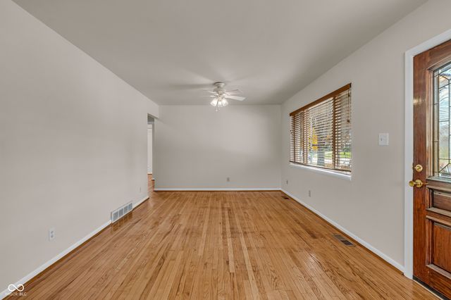 725 S 4th Avenue, Beech Grove, IN 46107