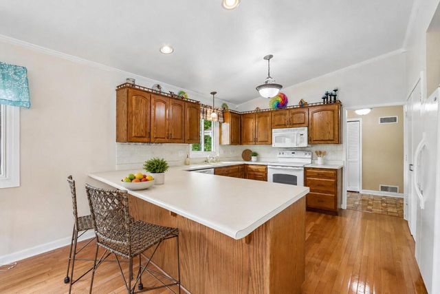804 Lochtyn RIDGE, Wales, WI 53183
