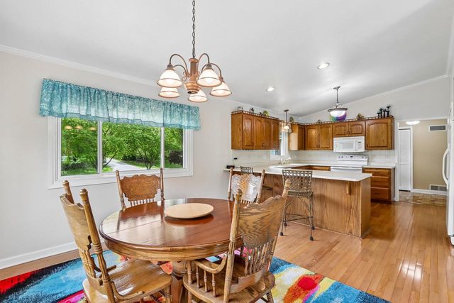 804 Lochtyn RIDGE, Wales, WI 53183